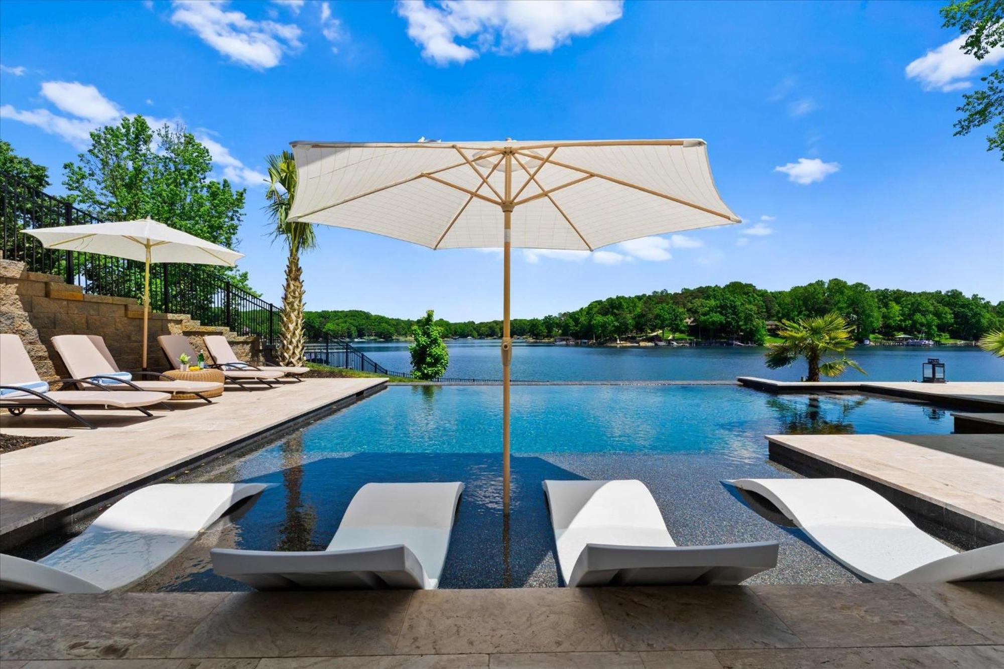 Hogan Crest Villa Mooresville Bagian luar foto
