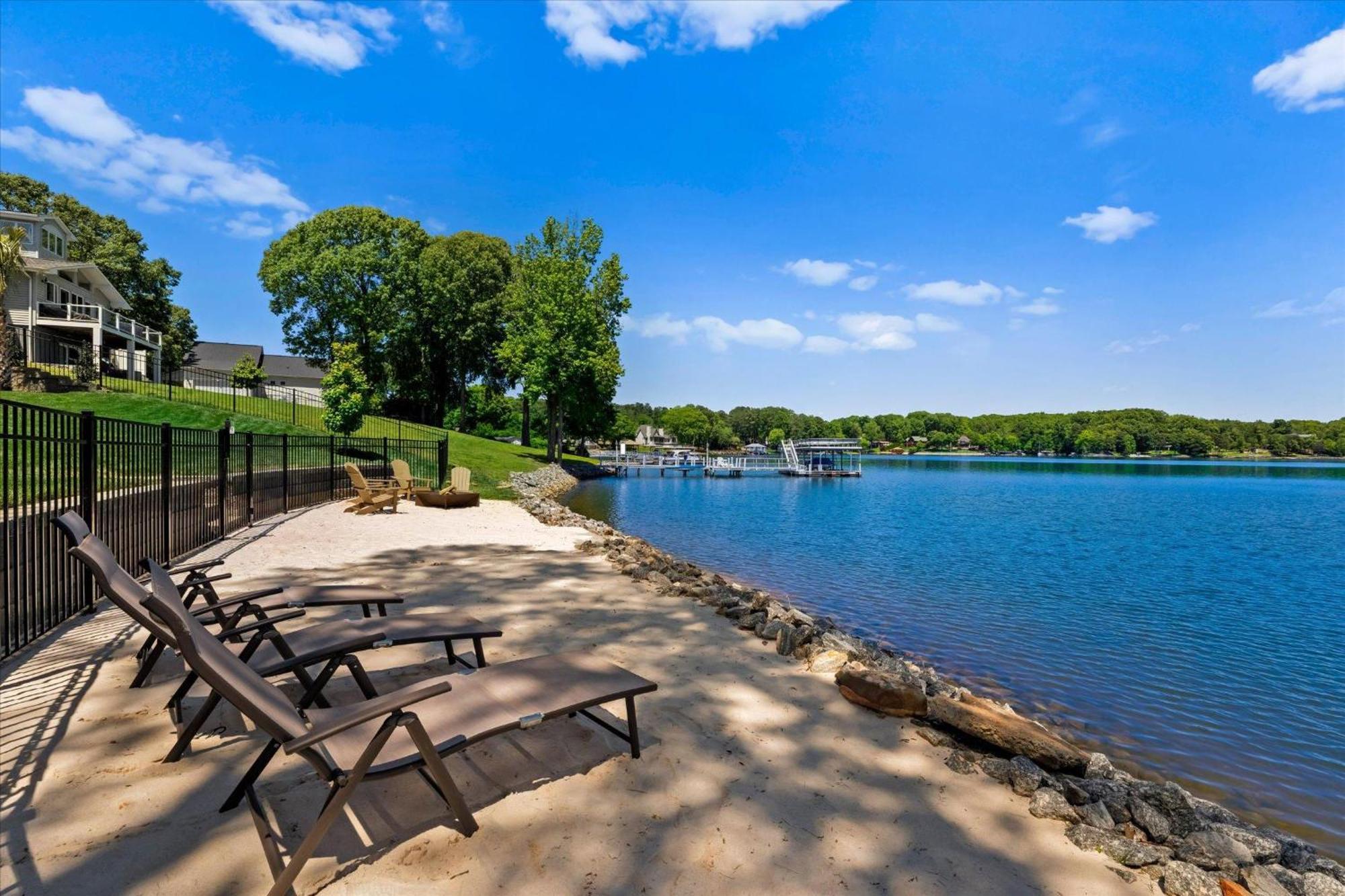 Hogan Crest Villa Mooresville Bagian luar foto